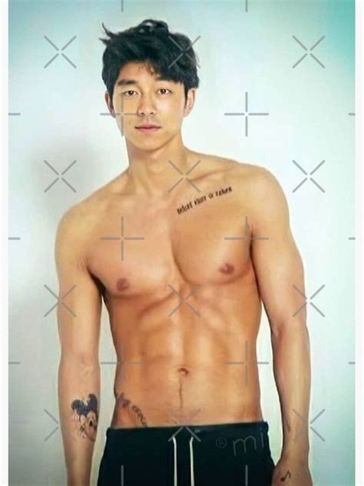 Movie “The Suspect” Releases Topless Images of Gong Yoo