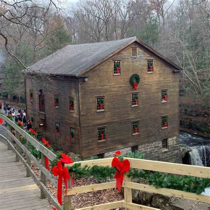 Olde Fashioned Christmas at Lanterman’s Mill