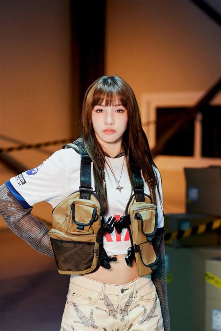 Watch: DSP Media’s New Girl Group YOUNG POSSE Enjoys “MACARONI CHEESE” In Quirky Debut MV